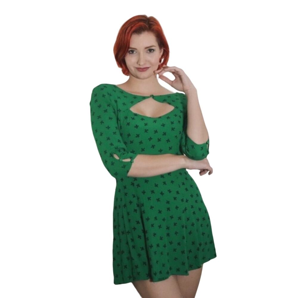 Cooperative / Urban Outfitters - Green Cut-Out Bow Print Mini-Dress Size 2